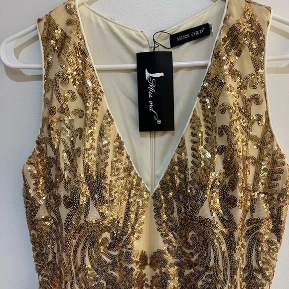 BNWT Gold Sequin Gown - Picture 3 of 6